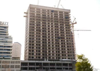 Construction progress at Azizi Creek Views III Dubai Healthcare City development in Dubai.