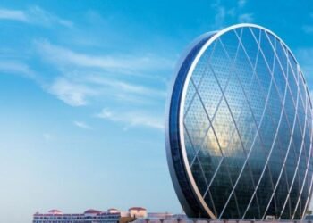 Aldar Properties net profit 2025 reflected in Abu Dhabi skyline and Yas Island real estate growth