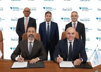 Executives from Royal Development Holding and Rotana sign an agreement for Abu Dhabi branded residences investment on Al Reem Island, marking a new residential partnership.